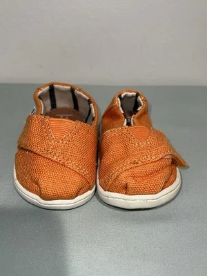 Zapatos deportivos ligeros de lona talla 2 para bebé Toms Foto 1 de 4