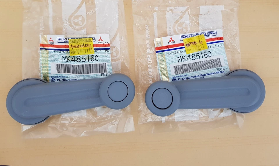 MITSUBISHI FUSO CANTER FE110 FE111 FE211 WINDOW CRANK WINDER HANDLES PAIR - Imagem 1 de 4