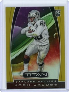 Panini Chronicles Football Titanium Gold Prizm Rookie #T4 Josh Jacobs 2019 07/10 - Imagen 1 de 2