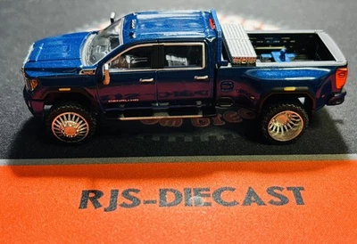 Greenlight 2022 GMC Sierra 3500HD Blue Dually 1/64  Custom - Image 1 of 3