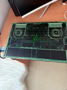 Portatil Razer Blade 16 2024 OLED 240Hz 1TB storage 16GB ram 5600mhz RTX4070 i9 - Afbeelding 1 van 5