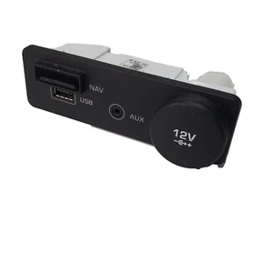 2017-2019 JAGUAR XE FRONT CENTER CONSOLE USB AUX POWER INPUT SOCKET 12V OEM - Bild 1 von 3