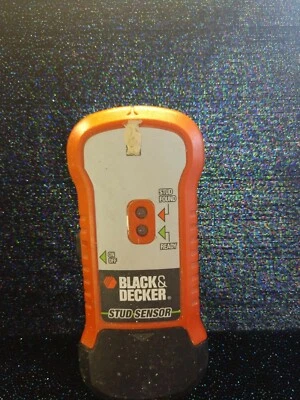 BLACK & DECKER (SF100) STUD SENSOR/STUD FINDER WITH LED LIGHT TECHNOLOGY - Image 1 of 4