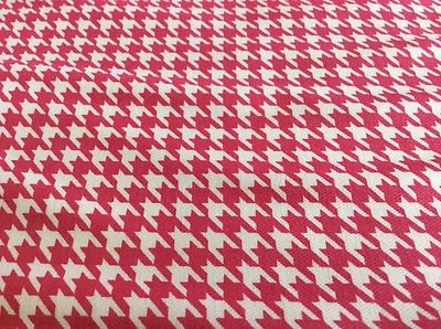 BUSCADORES DE TELAS #833 PATA DE GALLO FRAMBUESA-SAGA-60 PULGADAS DE ANCHO- 1 1/2 YARDA Foto 1 de 3