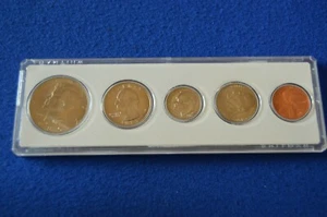 1985 Birth Year Set Includes Kennedy Half Dollar 85-3A - Picture 1 of 2