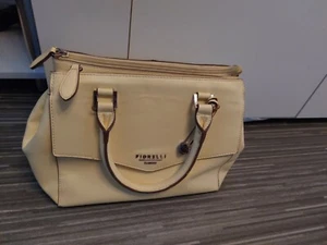 Borsa a mano Fiorelli color limone - Foto 1 di 6