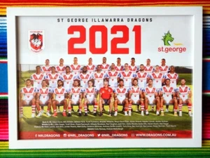 Framed 2021 ST GEORGE ILLAWARRA DRAGONS NRL Poster - 45cm x 32cm x 3cm - Bild 1 von 1