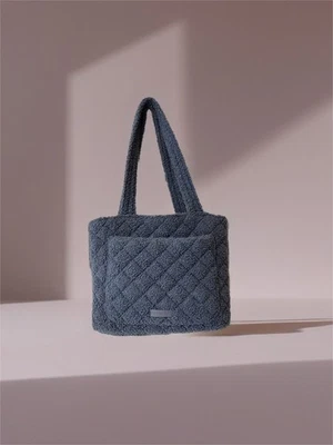 Vera Bradley Duffle 托特包 非常浆果纯色带花朵 — 第 1/4 张图片