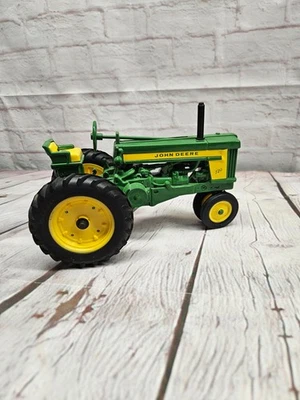 Ertl 1:16 John Deere 720 Diecast Tractor - - Image 1 of 4