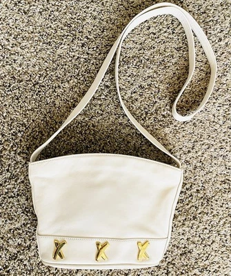Bolsa tiracolo Paloma Picasso marfim creme couro ferragem dourada zíper 10” - Imagem 1 de 4