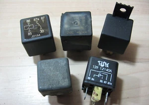 Lot of (5) Used Automotive Relays 12V 5-Prong Various Manufacturers #R22VB - Picture 1 of 3