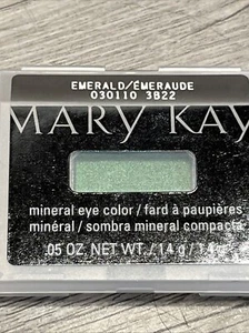 Mineral Eye Color EMERALD MARY KAY Eye Shadow DISCONTINUED NEW IN BOX - Picture 1 of 2