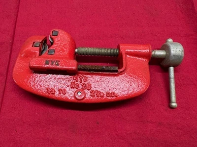NYE Tool Co No. 25 Tube Cutter Vintage! - has rust - Image 1 of 4