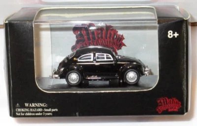 MALIBU 1:87 ~ VW BEETLE with DISPLAY CASE ~ - Image 1 of 4
