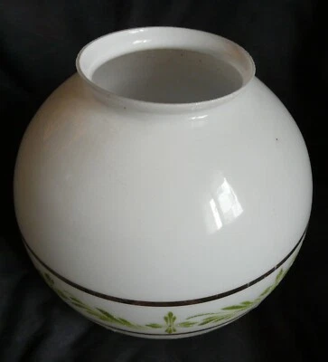 Globe à griffe opaline D18 cm – lampe art déco/art nouveau – ref 4453 - Photo 1/4