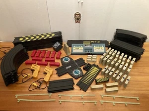 Vtg Tyco Magnum 440-X2 Championship w/Nite Glow Racing Set track CONTROLLERS etc - Picture 1 of 14