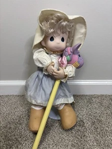 Muñeca Precious Moments con soporte vintage 1993 Jackie Ann necesita TLC - Imagen 1 de 12