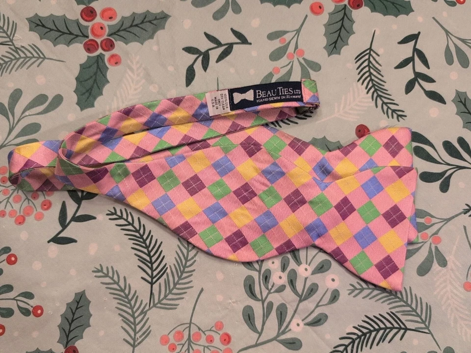 Pajarita ajustable Beau Ties. Pascua Rosa Pastel 2.5” Ancho Envío Gratis  Foto 1 de 1