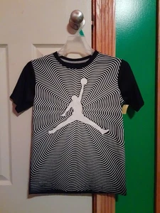 Black And White Air Jordan Boys Logo T-Short. Size M. - Picture 1 of 3