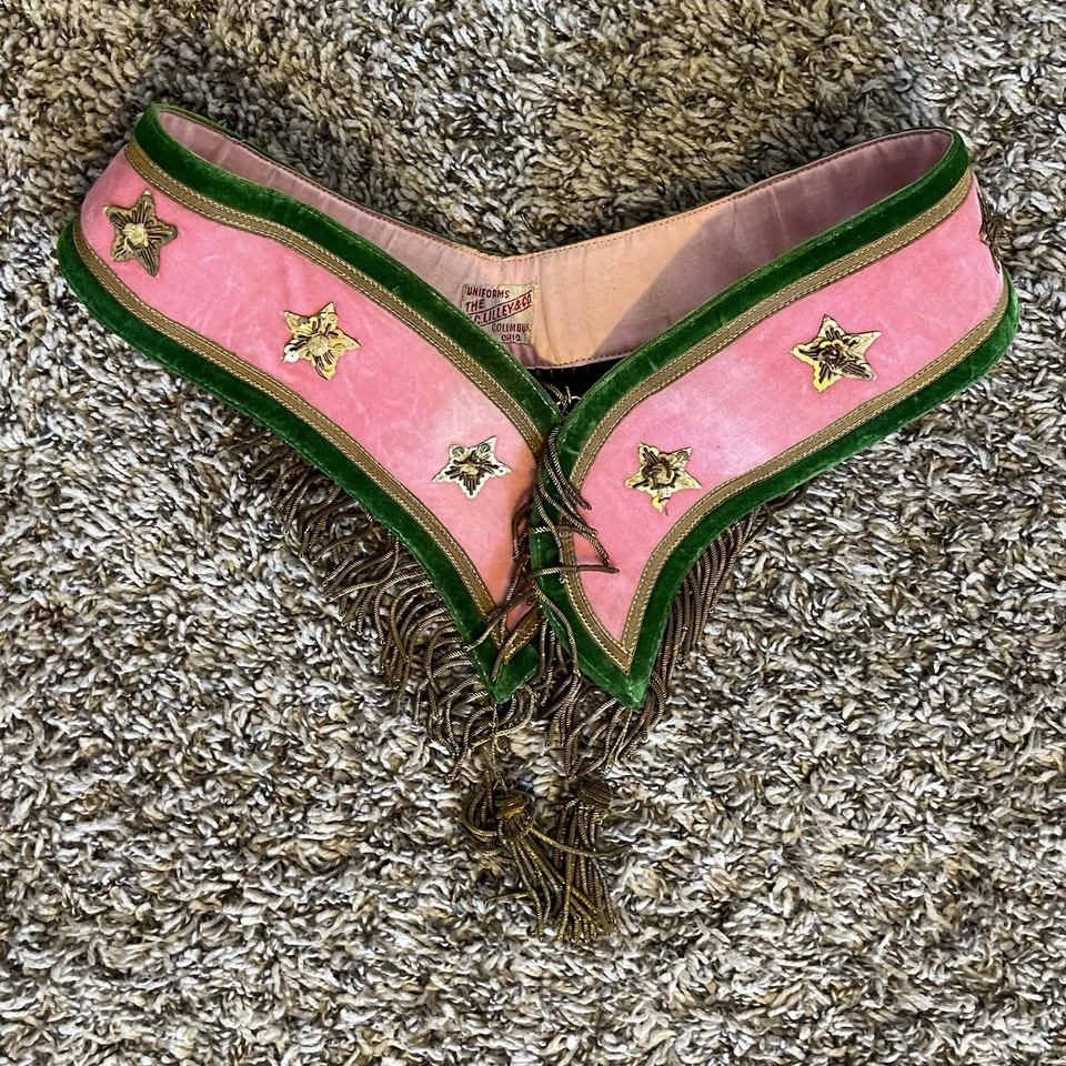 Cinturón de terciopelo vintage McLilly & Co. X-Sm/Sm con flecos dorados, estrella de lentejuelas, cuentas Foto 1 de 4