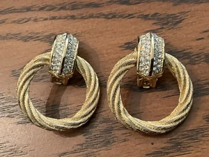Authentische Christian Dior Vintage Ohrringe GOLDFARBEN GEDREHTER RING PAVE CZ 1 3/4" - Bild 1 von 6