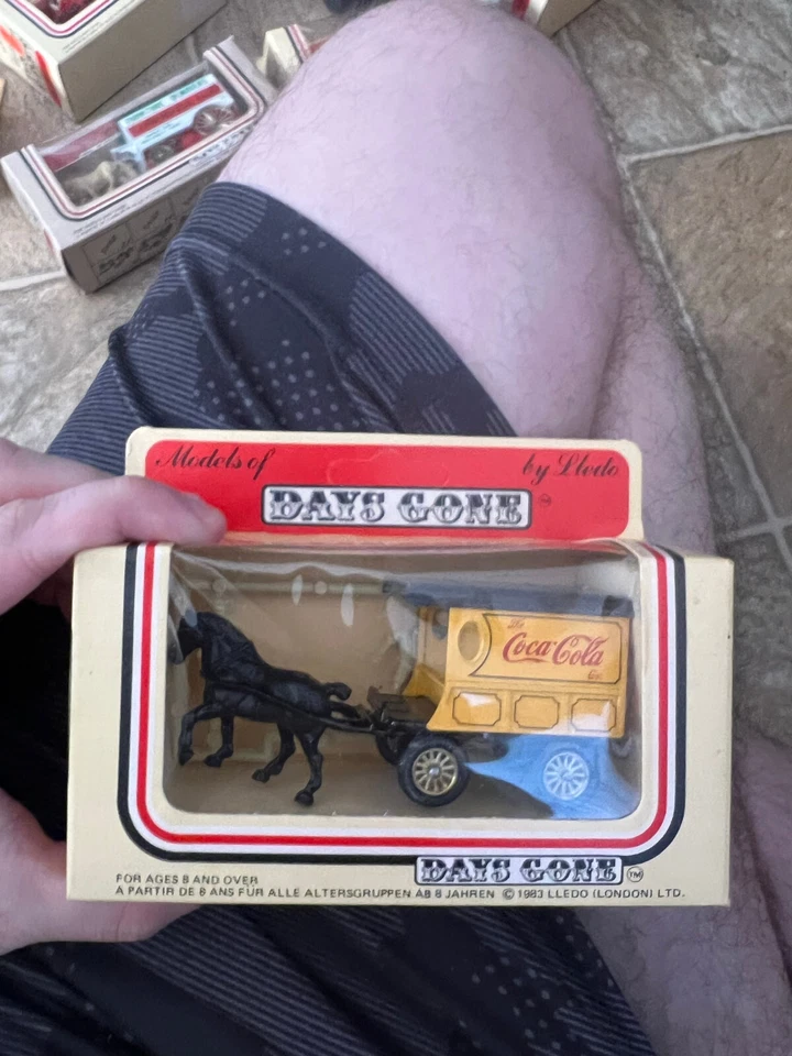 days gone lledo coca cola yellow horse carriage - Image 1 of 1