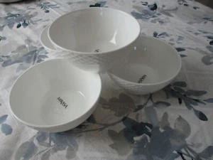 NUEVO Juego de cuatro tazones de cereal de sopa de hueso blanco Mikasa Trellis chino 6 1/4 - Imagen 1 de 6