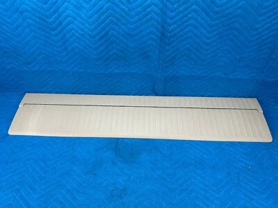 Alfombrilla de piso de carrocería trasera Lexus LX570 soporte placa de ajuste panel beige: LP01 08-11 OEM Foto 1 de 4