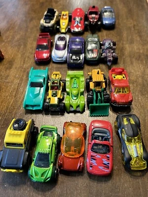 Hotwheels Matchbox 20 Piece Diecast Car Lot 1:64 - Image 1 of 4