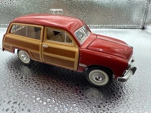 Signature Models Limited - Replica Die-Cast "1949 Ford Woody Wagon" Collectible - Picture 1 of 12