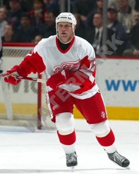 BRETT HULL Detroit Redwings Glossy 8 x 10 Photo Print - Image 1 of 1