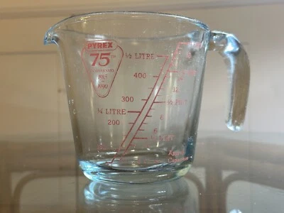 Pyrex Clear Glass 1 Pint / ½ Litre Measuring Cup Red 75th Anniversary 1915-1990 - Image 1 of 4