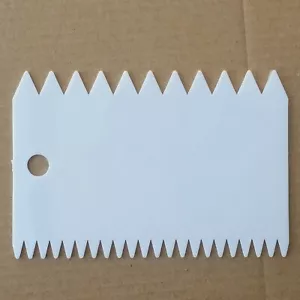 *FREE SHIPPING* Cake Flexible Plastic Comb Scraper Kitchen Making Tool - Picture 1 of 2