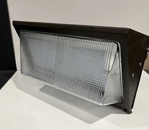 Hubbell Security LED Light ~ WGH-225L-4K-C-L - Outdoor Industrial 440v model - Picture 1 of 11