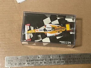 MINICHAMPS 1:43 RENAULT F1 TEAM No.8 2009 limited edition - Picture 1 of 4