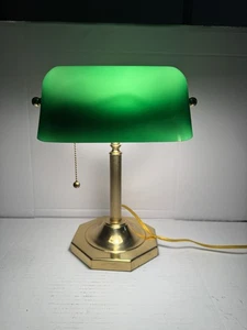 Vintage Bankers Library Desk Lamp Emerald Green Glass Shade Brass Pull Chain - Picture 1 of 5