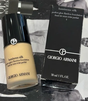 NIB Giorgio Armani ~ 4.0 Light Golden ~ Luminous Silk Foundation 30ml! Fullsize - Image 1 of 4