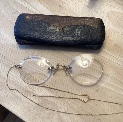 Antique Pince-Nez Eyeglasses~Shuron~? Gold Filled~Frameless With Case & Hairpin - Image 1 of 4
