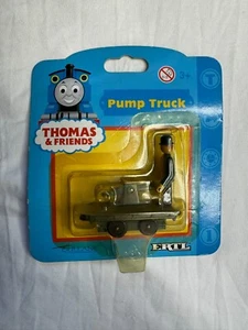 Thomas The Tank Engine & Friends PUMP TRUCK Figura Tren 2001 ERTL Britt - Imagen 1 de 2