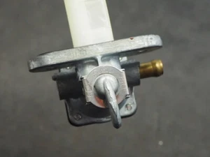 SUZUKI NOS COCK ASSY, FUEL 44300-45372 GS450 GS750 GS850 gs650 - Picture 1 of 7