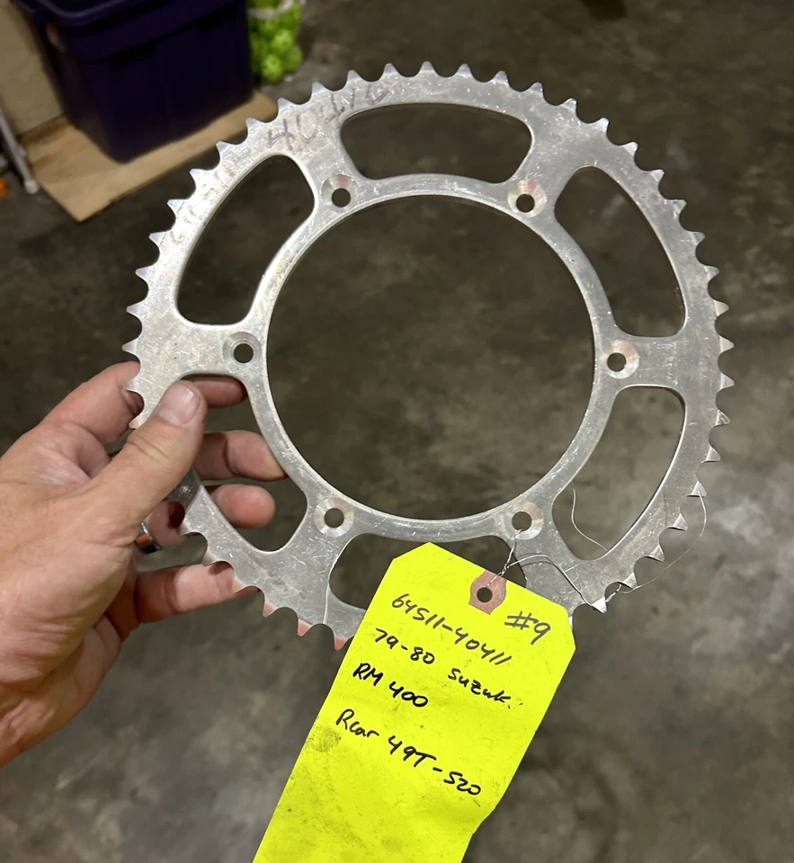 Piñón trasero Suzuki RM400 1979-80 P/N 64511-40401 47NT NOS Foto 1 de 1