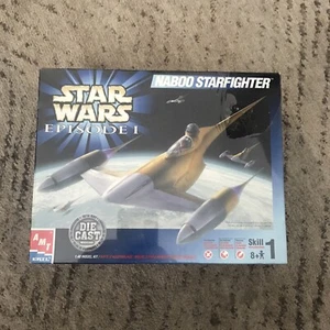 Naboo Starfighter Star Wars Episode 1 AMT Ertl Die Cast 1:48 Model Kit  - Picture 1 of 4