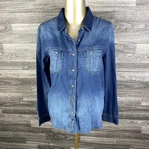 Camisa de mezclilla azul lavado oscuro con botones DKNY para mujer talla pequeña - Imagen 1 de 11