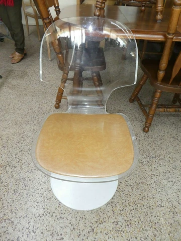 1970'S LUCITE TULIP CHAIR Cover