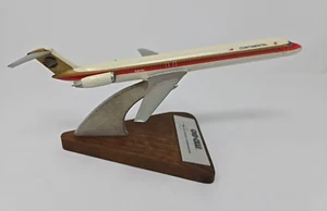 Continental McDonnell Douglas MD-80 Desk Model - Pacific Miniatures, Inc - Picture 1 of 9