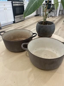 (2) Vintage LE CREUSET “D” & "E" Brown Cast Iron Dutch Oven Pots - No Lids - Picture 1 of 11