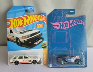 Hot Wheels 2021 Nissan Maxima Drift Car & 2021 Pass N Gasser Autos Konvolut - Bild 1 von 18
