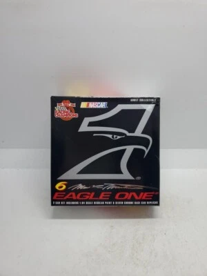 Mark Martin Eagle One 1999 pintura regular y cromo plateado escala 1:64 juego de 2 autos Foto 1 de 4