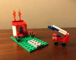 Lego Prebuilt MOC MICRO FIRE TRUCK- House on Fire-Rescue First Responder Creator - Picture 1 of 3