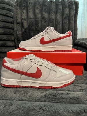 Size 8 - Nike Dunk Low Vast Grey Varsity Red - Изображение 1 из 4